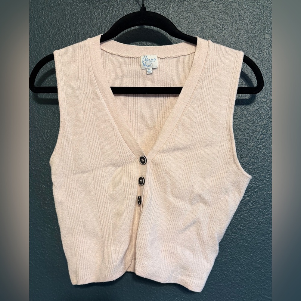 Pink Knit Cropped Sweater Tank with Buttons | Francesca’s | medium
